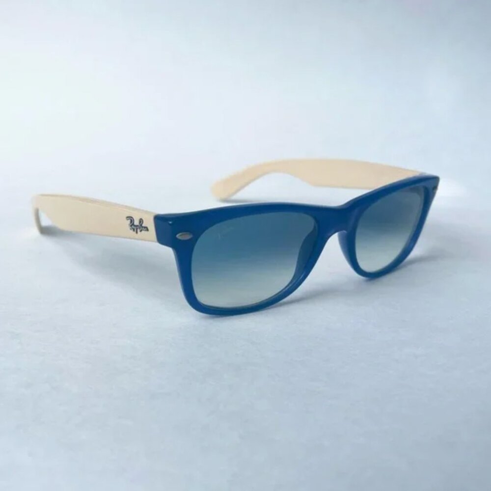 Ray-Ban Wayfarer Rare Y2K - Blue and White